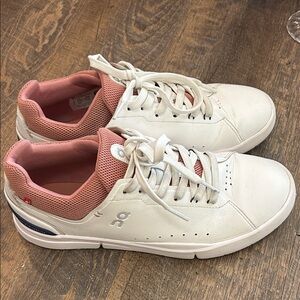 On Running The Roger Advantage Women’s Size 9 Olympic White Rose Tennis Shoes